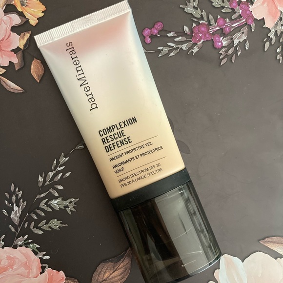 complexion rescue defense radiant protective veil broad spectrum spf 30